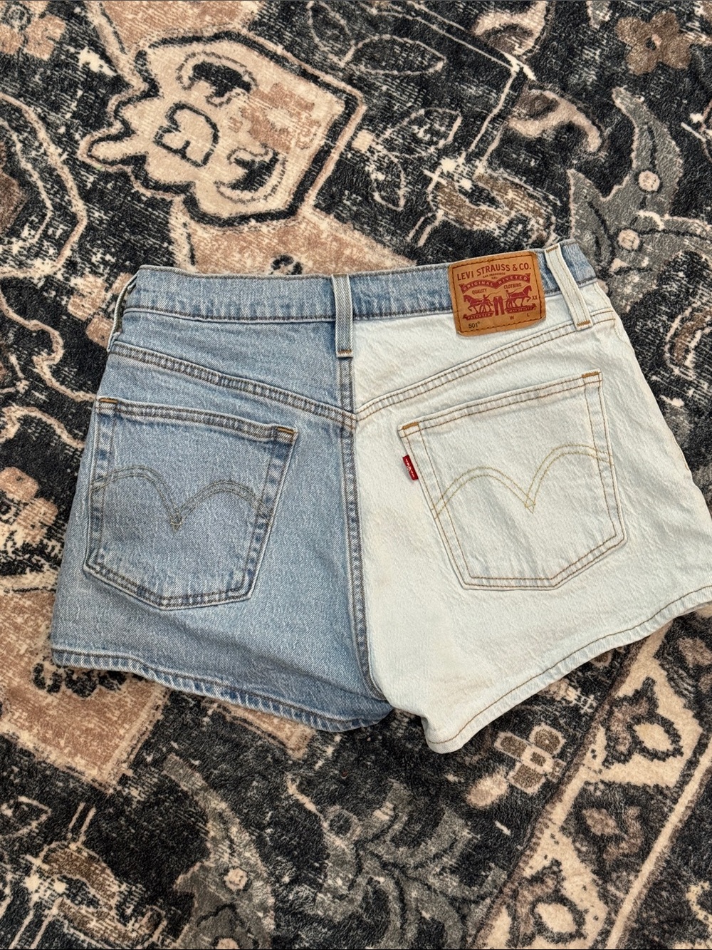 Two-Tone Levi’s High Rise Jean Shorts - Picture 4 of 8